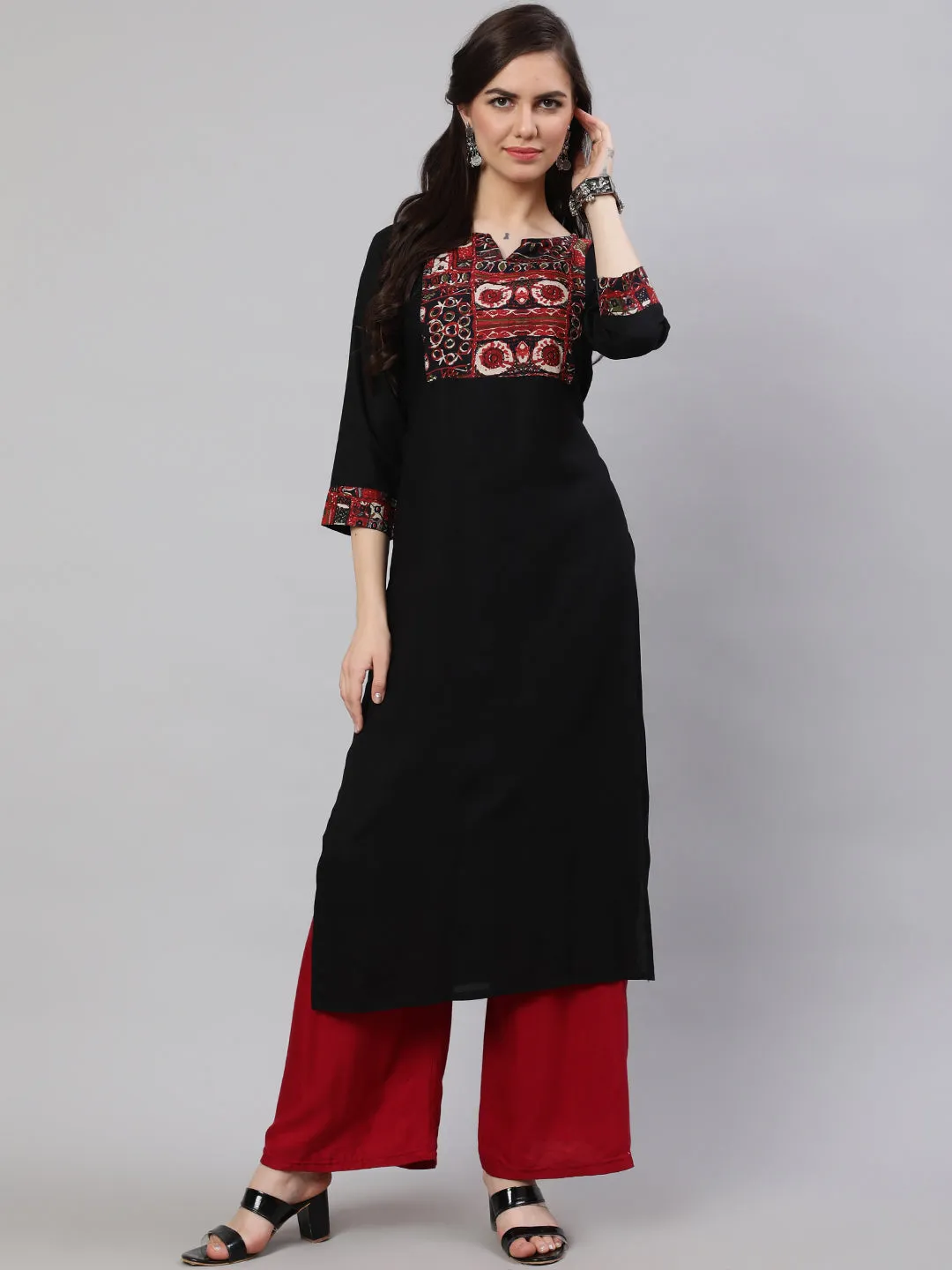 Women Black Printed Yoke Straight Kurta With Three Qurter Sleeves