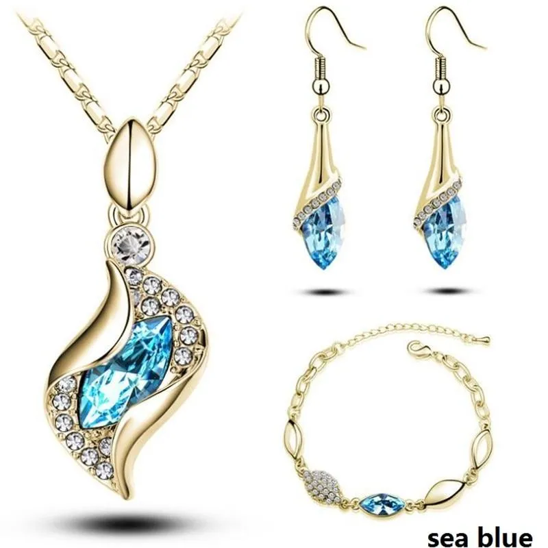 Women Elegant luxury Design Crystal  Necklace Sets