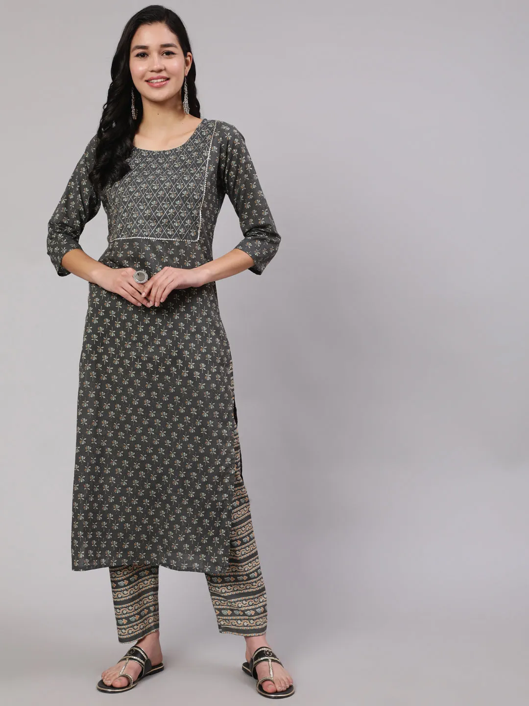 Women Grey Printed Straight Kurta With Trouser