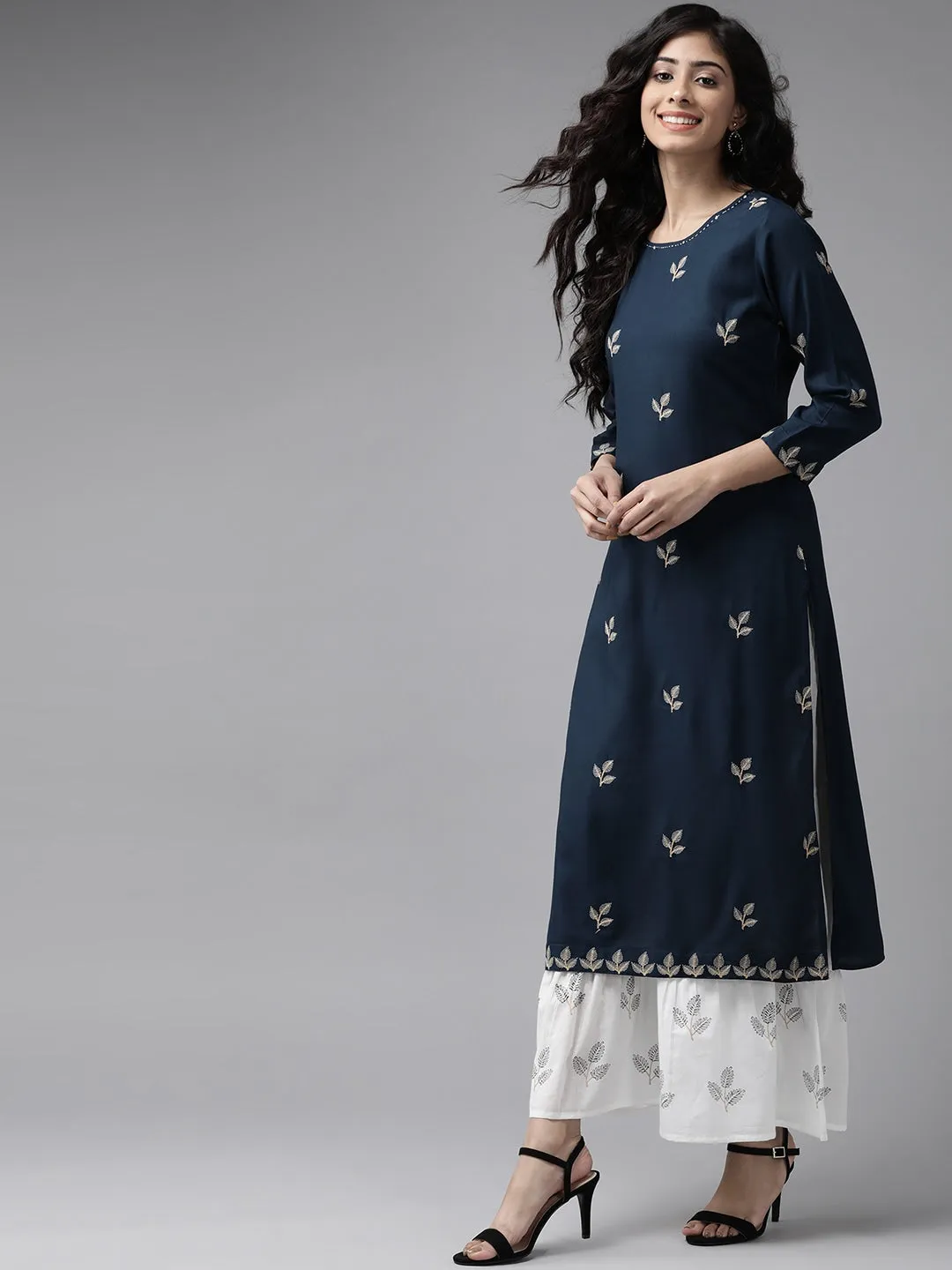 Women Navy Blue And White Embroidered Dupatta Set