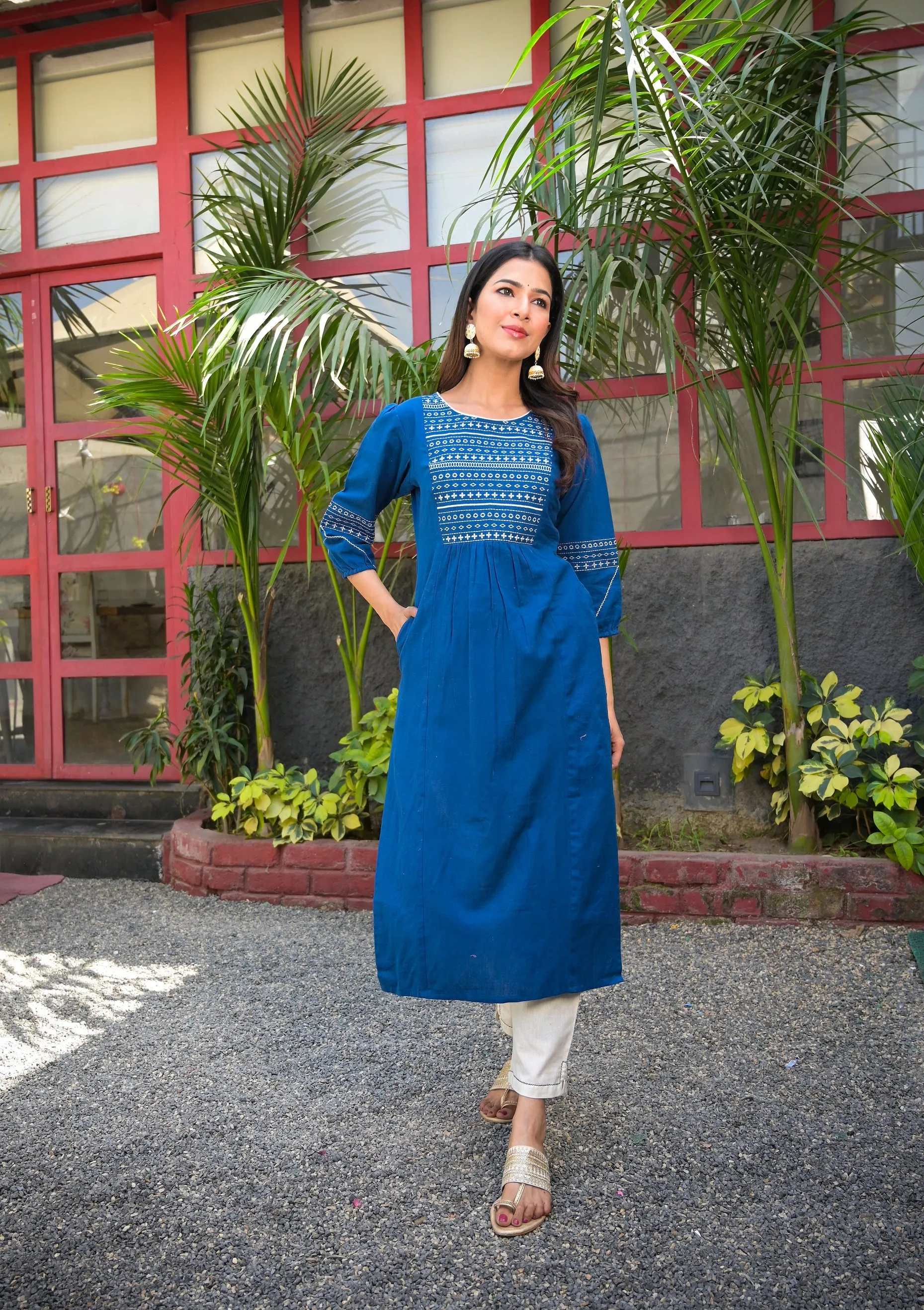 Women White And Blue Embroidered Kurta Set