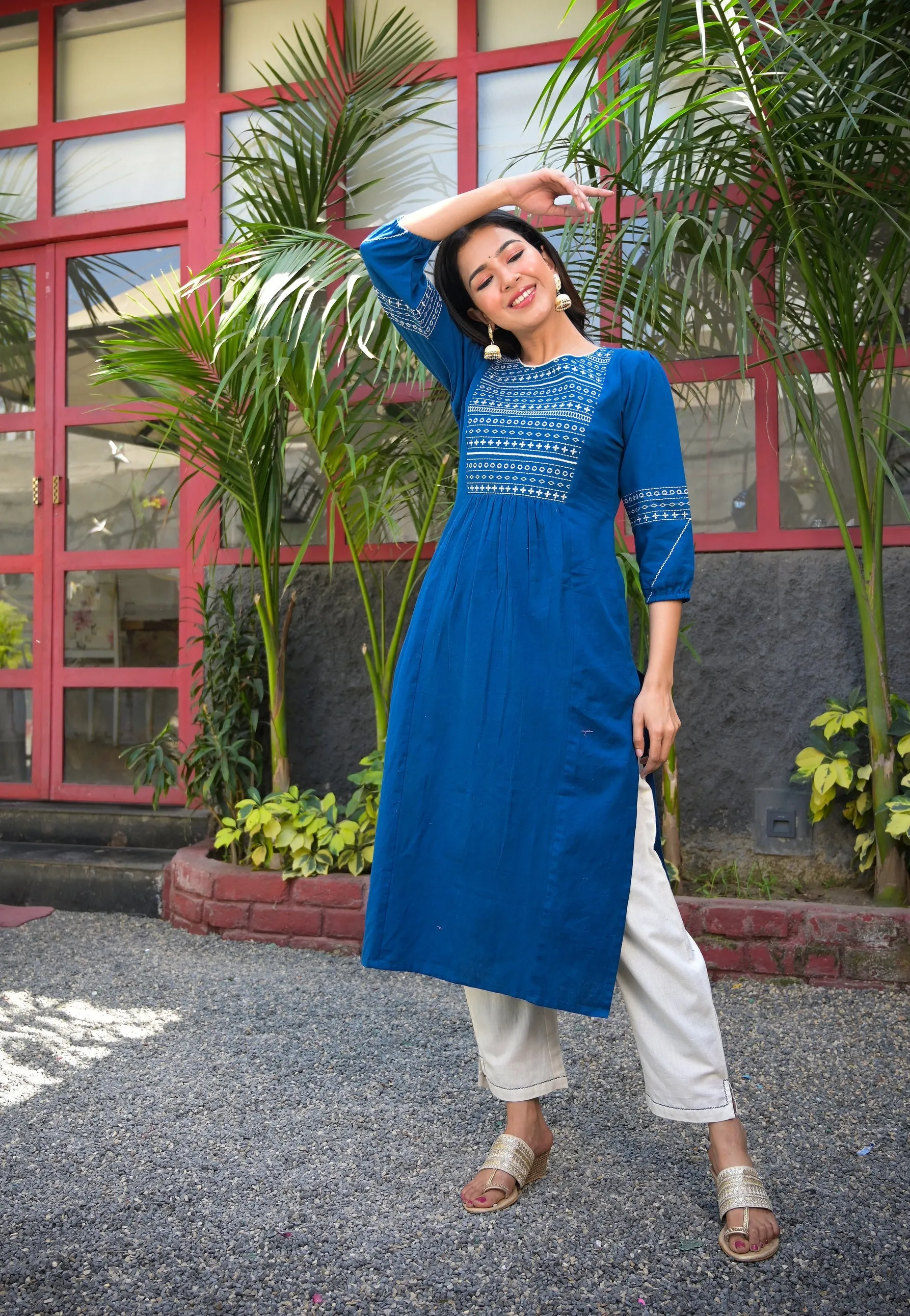 Women White And Blue Embroidered Kurta Set