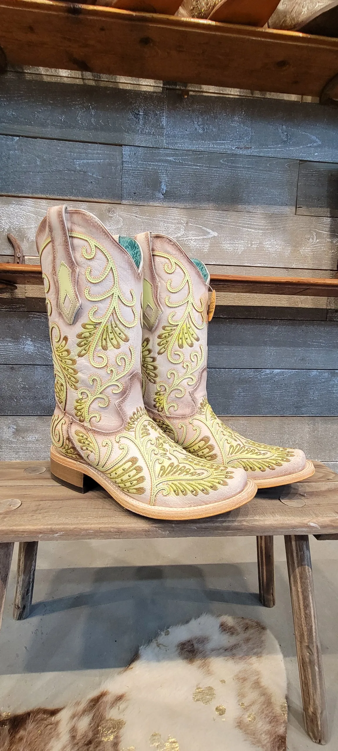 Womens corral white and green fluorescent boots C3967