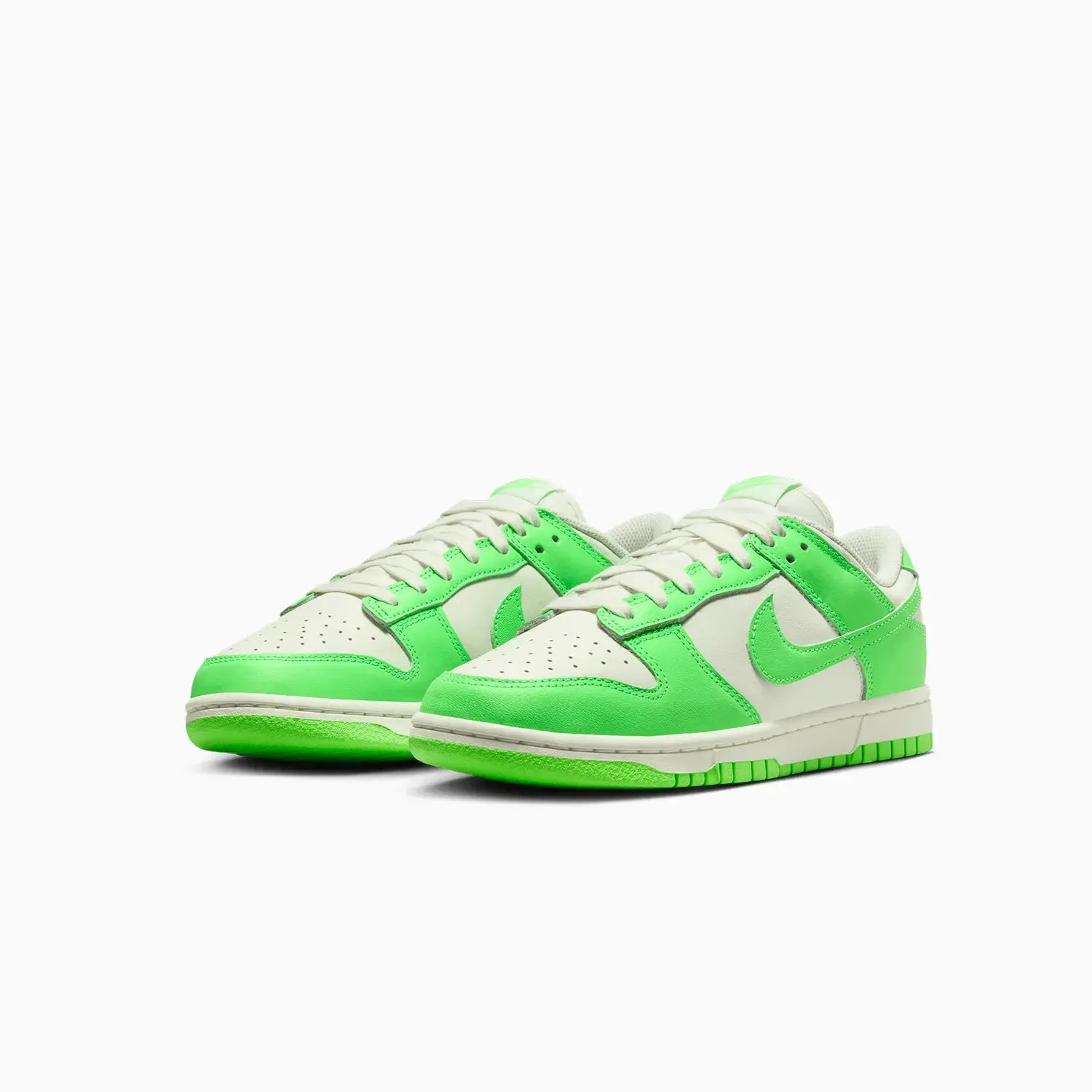 Women's Dunk Low "Green Strike"