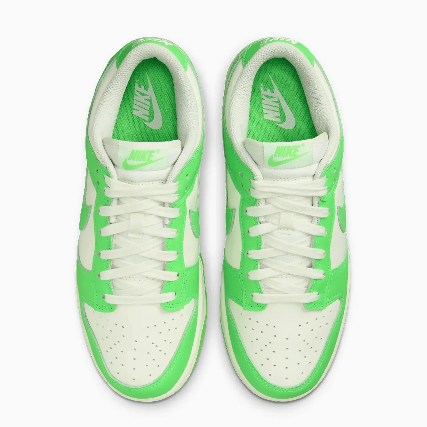 Women's Dunk Low "Green Strike"