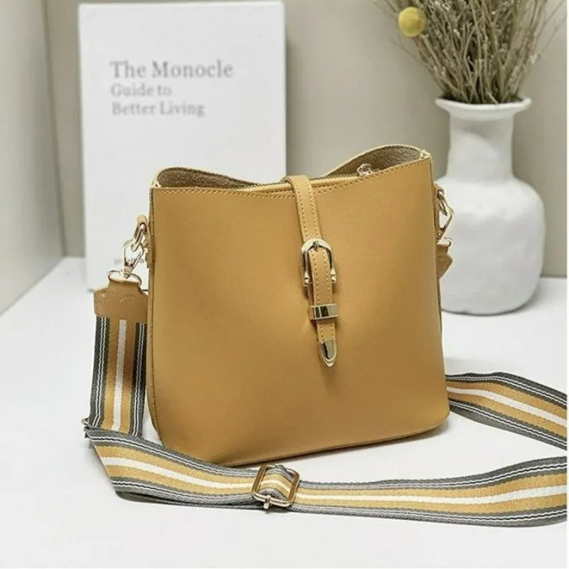 Women's Elegant Waterproof Shoulder Bag