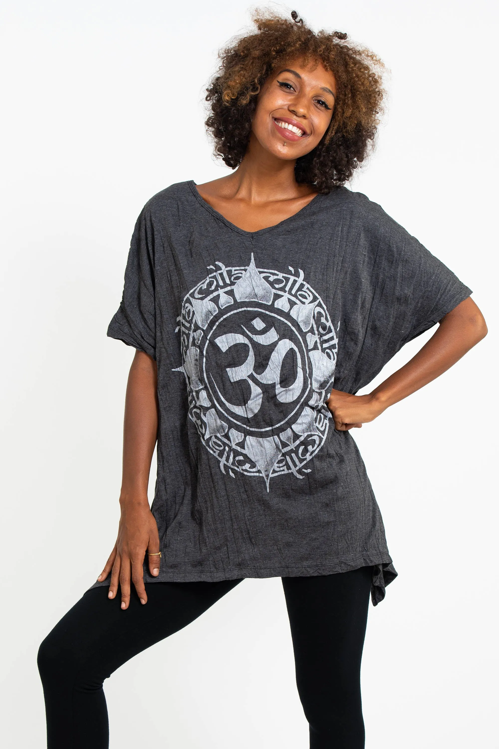 Womens Infinitee Om Loose V Neck T-Shirt in Silver on Black