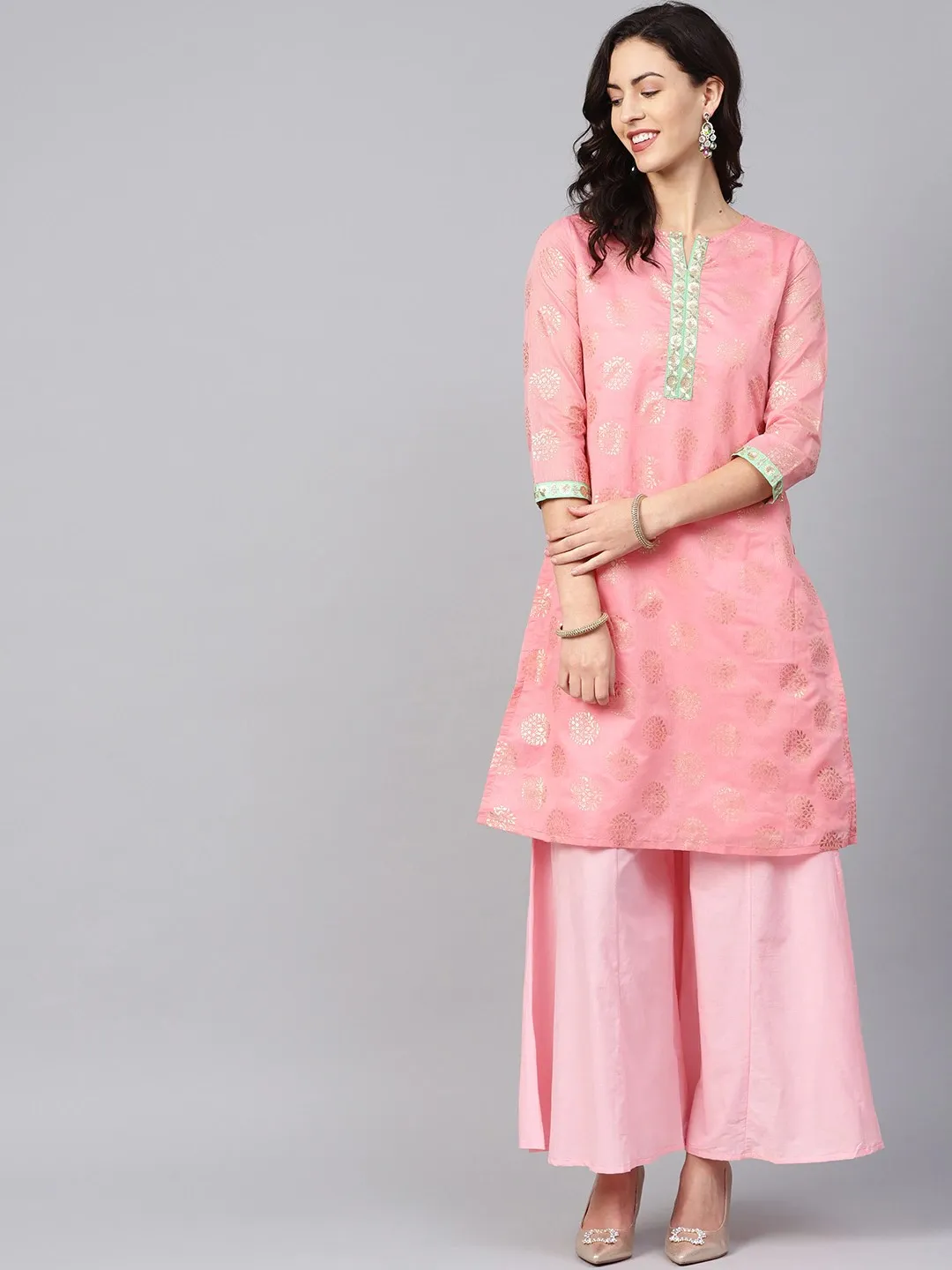 Women'S Pink & Golden Printed Kurta With Palazzos