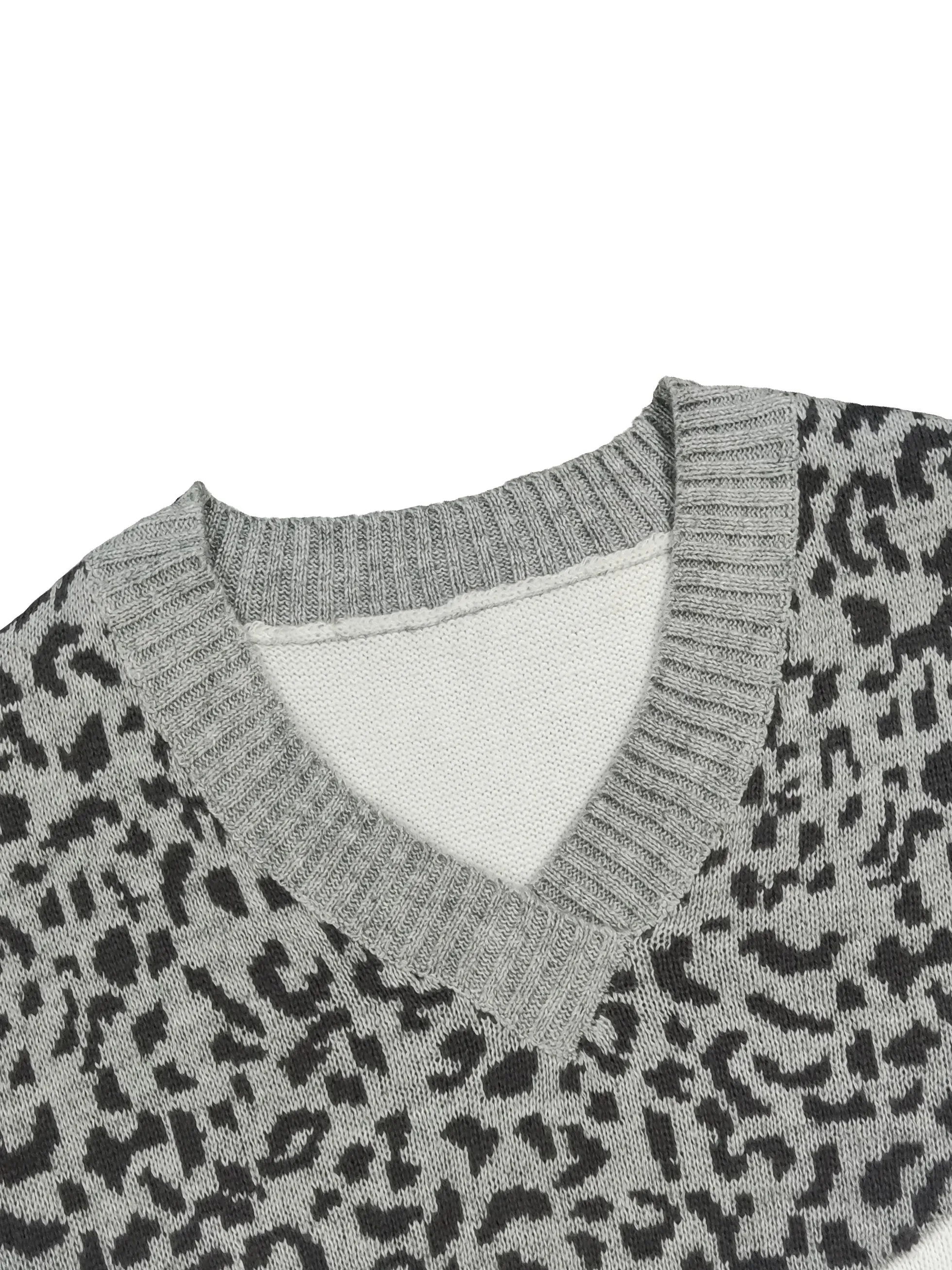 Women's Plus Colorblock Leopard Print V-Neck Pullover Sweater - Embrace Style with Every Curve