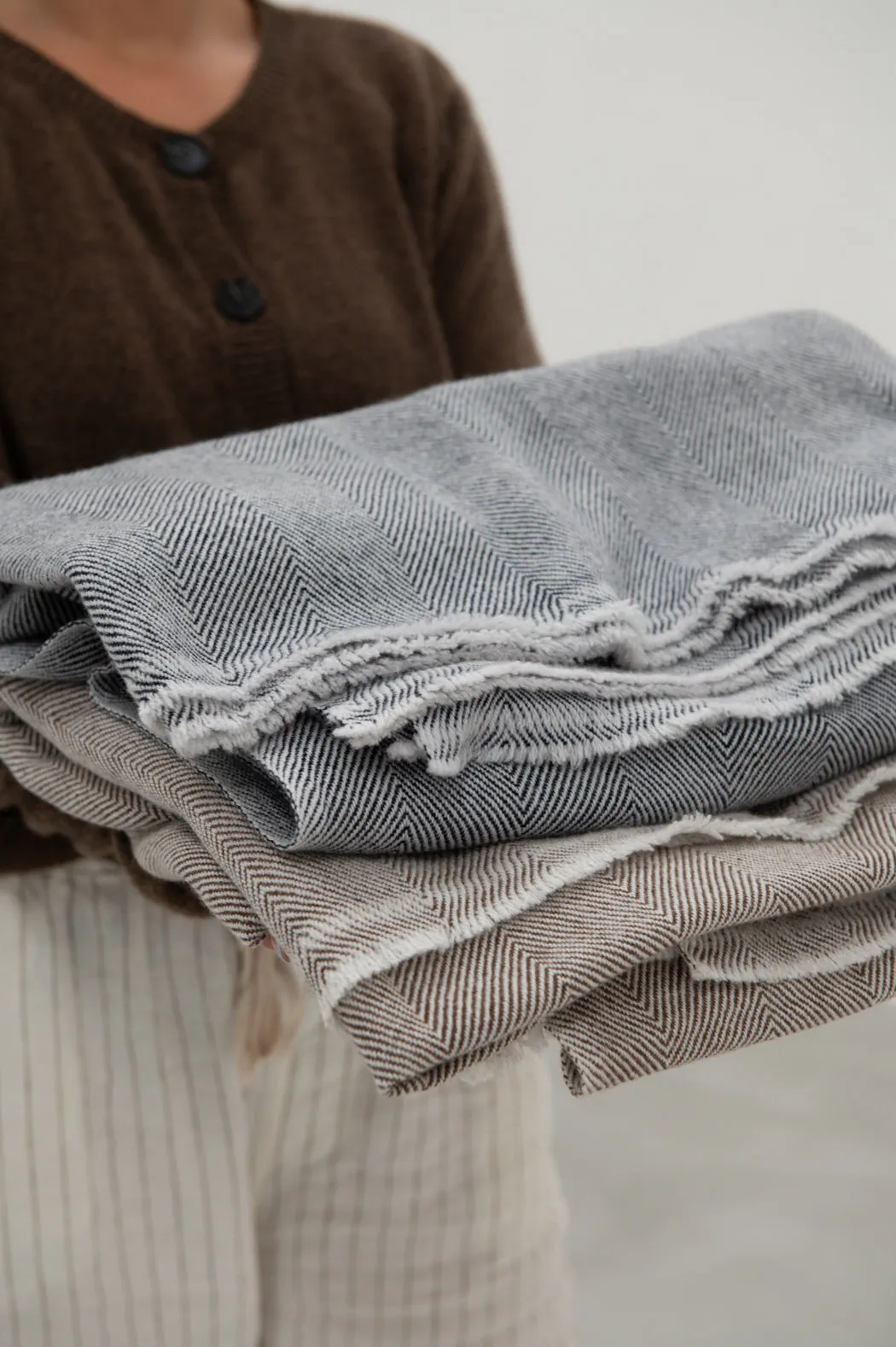 WOOL   CASHMERE COCOA BLANKET