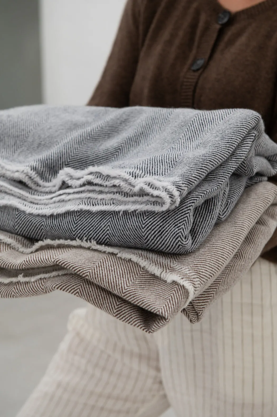 WOOL   CASHMERE COCOA BLANKET