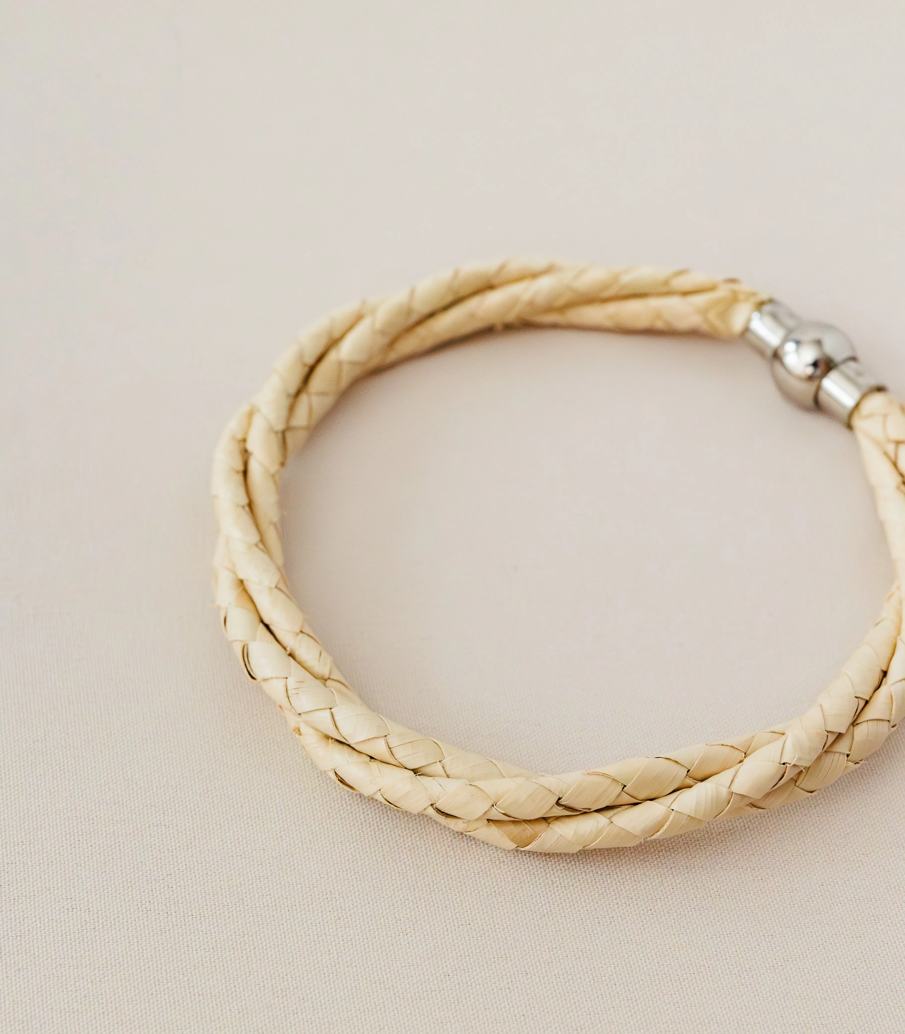 Woven Humaling Lubid Bracelets