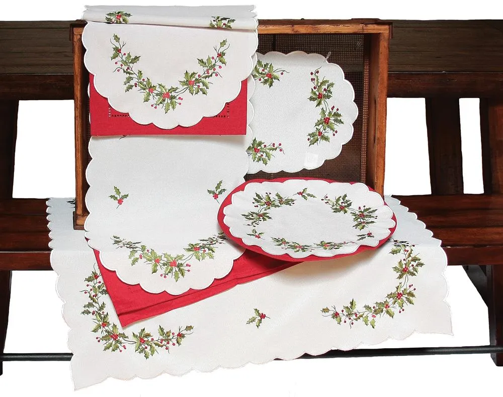 XD14790 Mistletoe Table Topper, 34''x34''