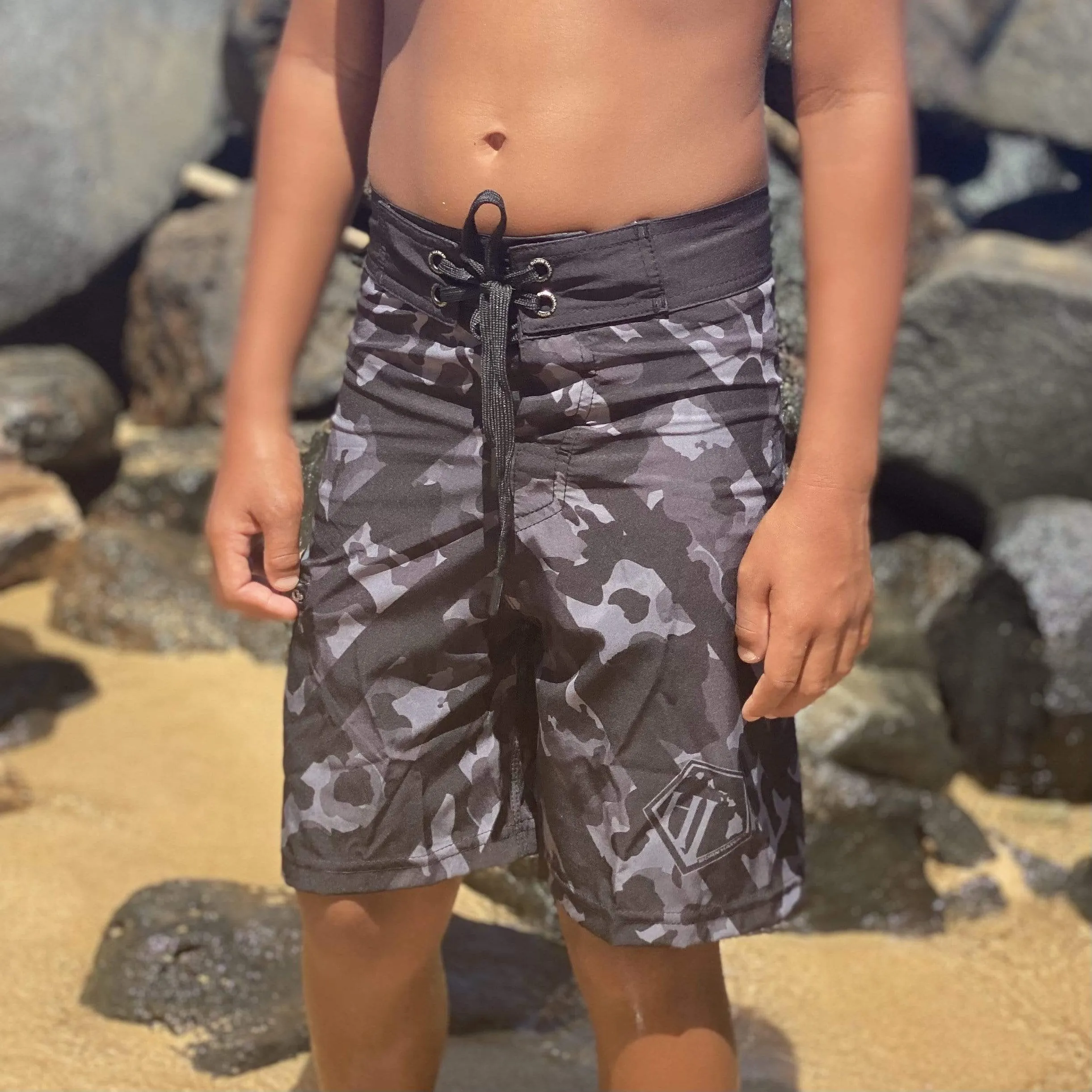 YOUTH CAMO KUOKOA BOARDSHORTS