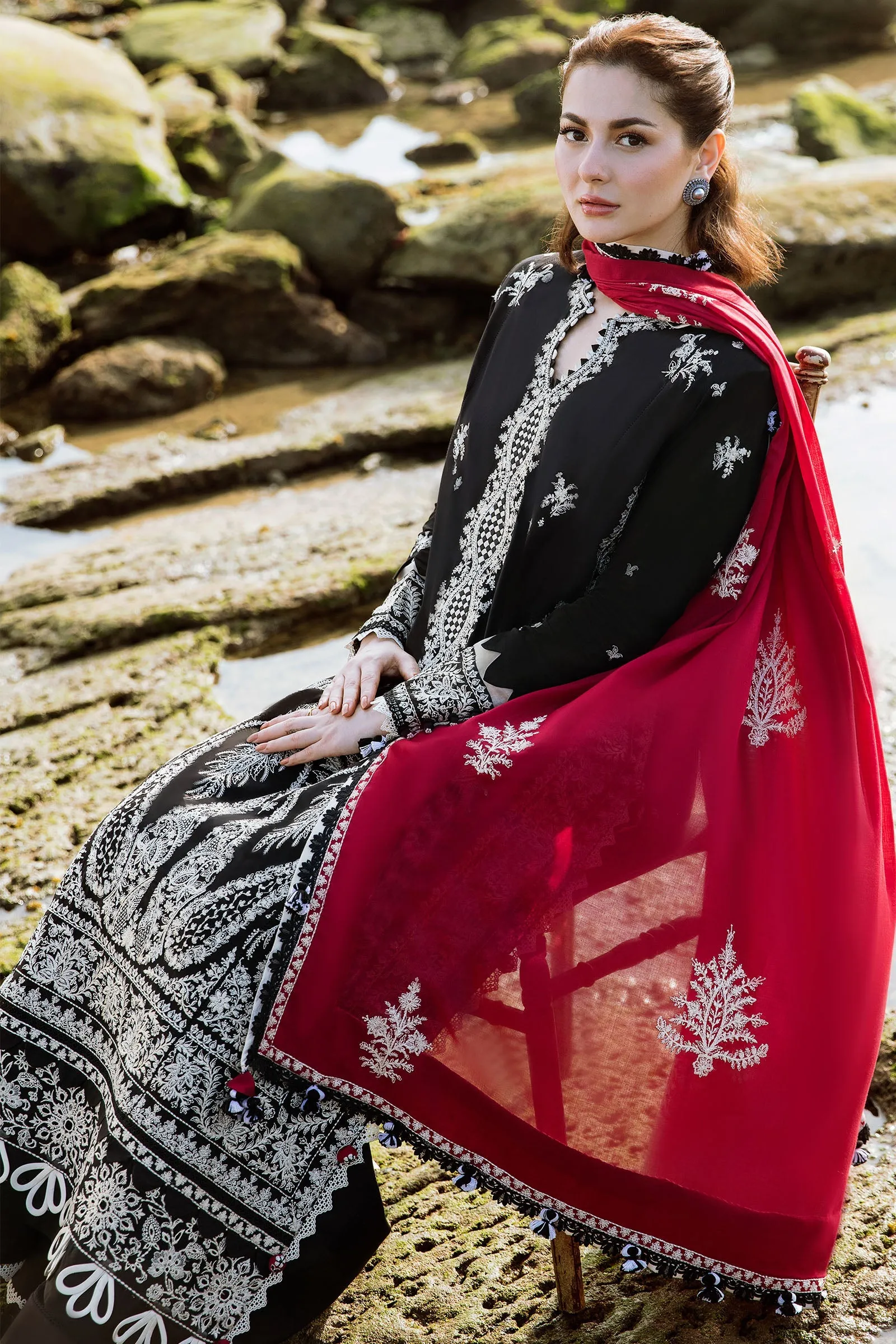 Zaha by Khadijah Shah Lawn Collection 2023 – ISKELE (ZL23-01 A)